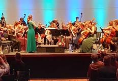 Samen met een beroepsorkest op het podium